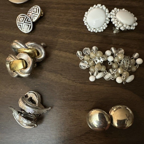 Lot (16) Vintage Clip On + Screw Back Earrings: Beaded Cluster Dangle More! - Picture 5 of 16